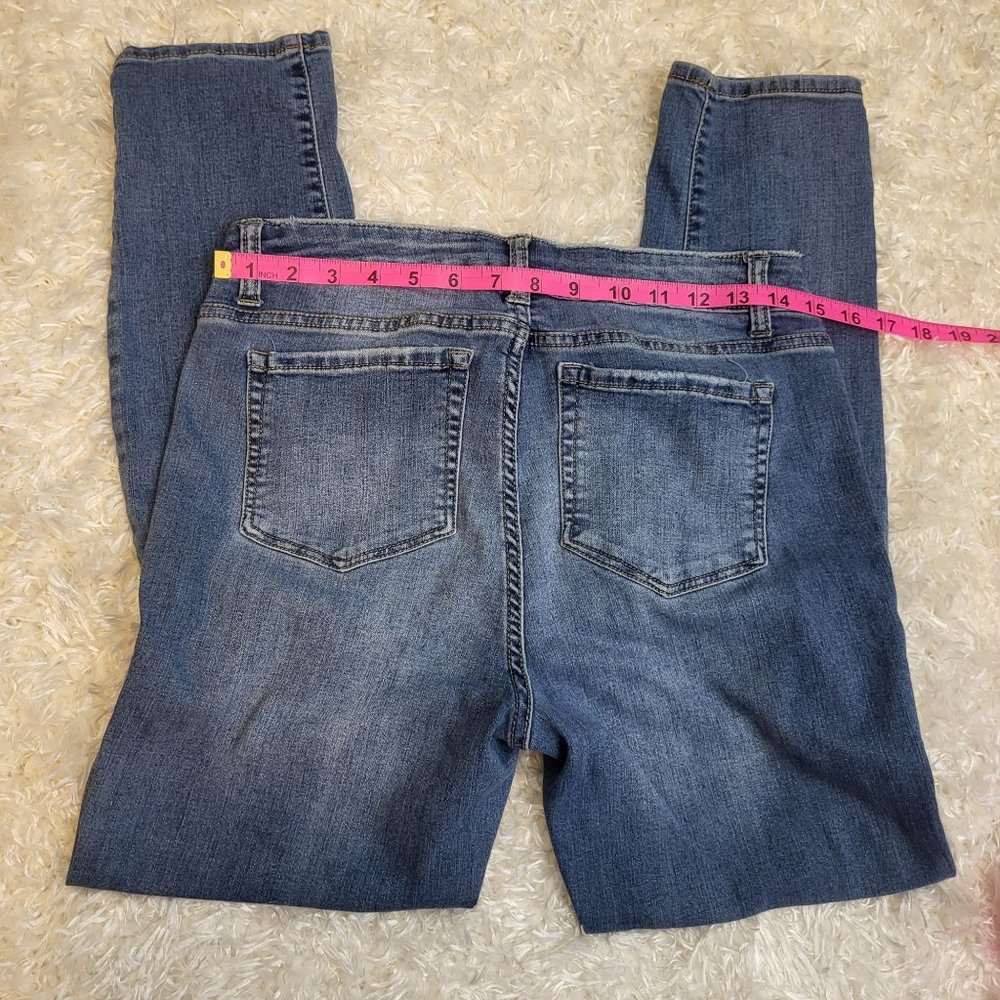 N62 Signature Fit Women's Skinny Medium Wash Jeans, Size 8 - Picture 7 of 7